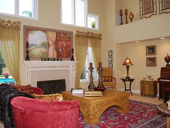 Warm & inviting living room
