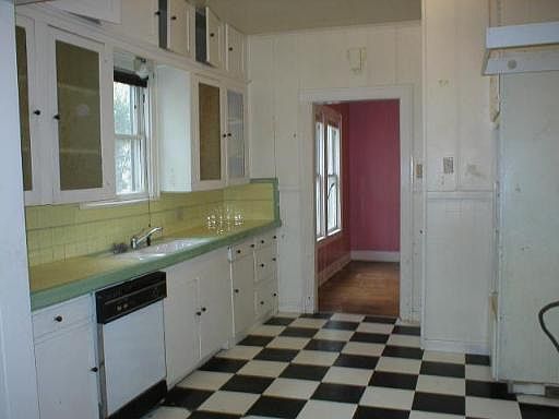 5th image of 1816 LEE HALL ST