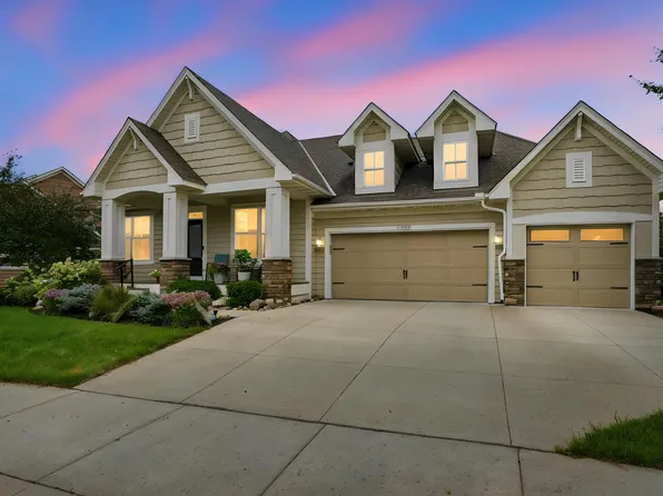 16588 E Lake Dr, Lakeville, MN 55044