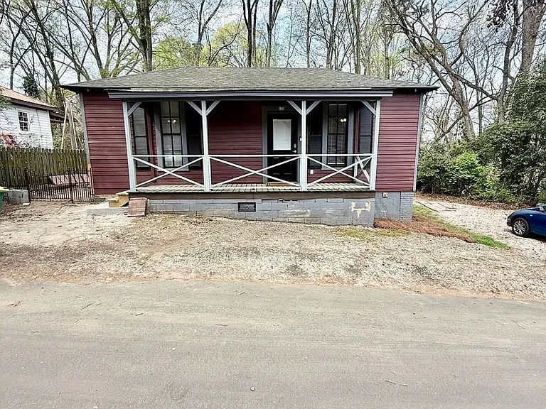 120 Lakeview St — Photo 1