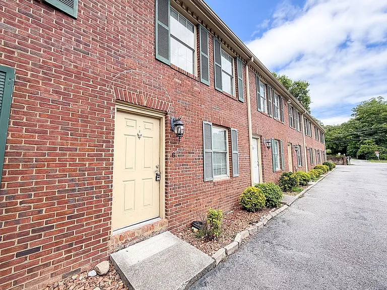 2827 Dayton Blvd #6 — Photo 17