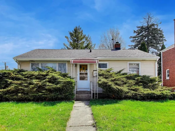 243 S Center St, Bensenville, IL 60106