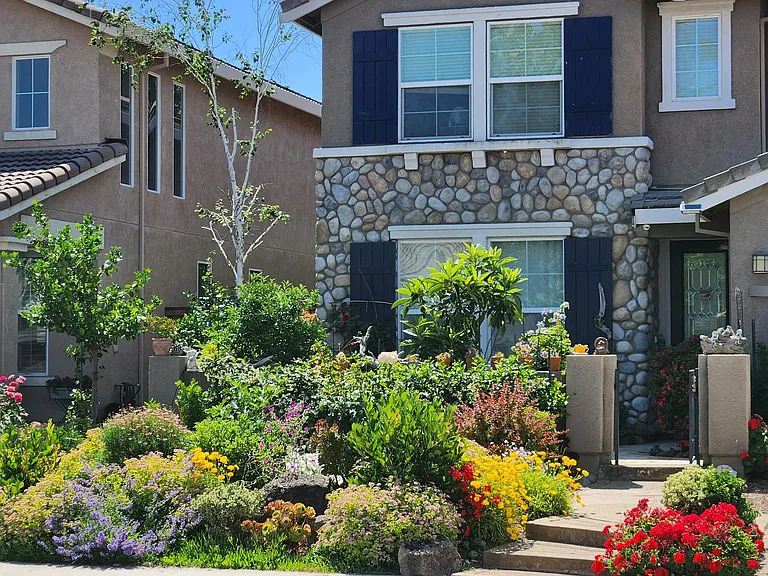 Alberton Cir — Photo 1
