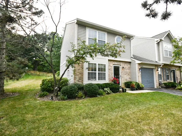 1212 N Village Dr #1212, Round Lake, IL 60073