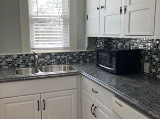 43 Roslyn St, Salem, MA 01970