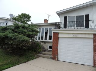 8947 Robin Dr, Des Plaines, IL