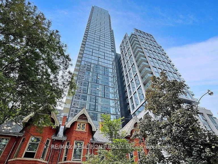 3 Gloucester St #1009 — Photo 2