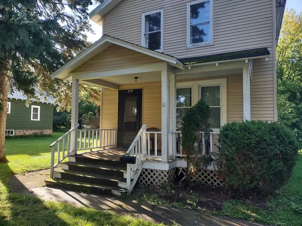 233 W Pewabic St, Ironwood, MI 49938