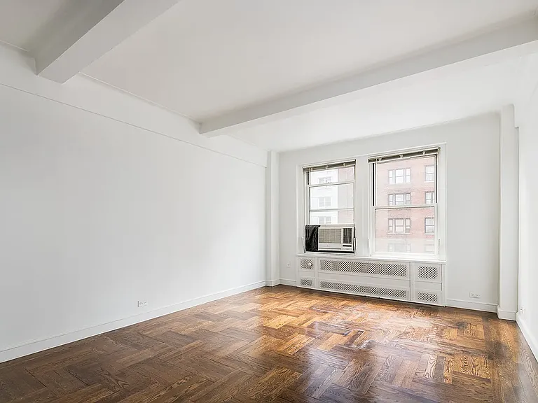 433 W 34th St #10G — Photo 4