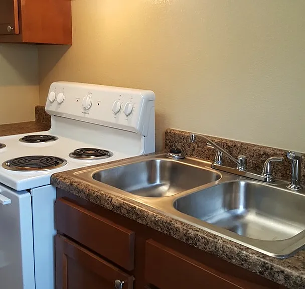 Foxwood Townhomes — Photo 9