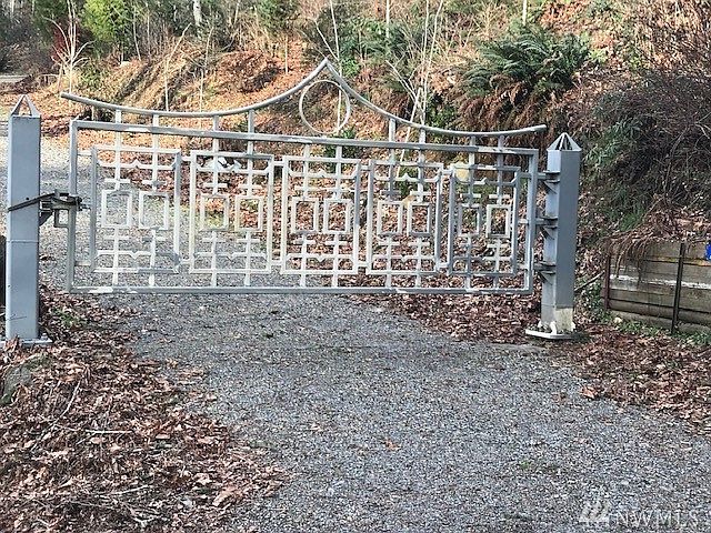 1st image of 23075 Lake McMurray Ln