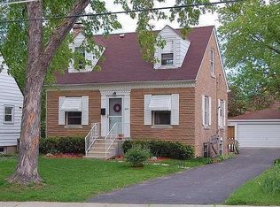 8447 Harms Rd, Skokie, IL 60077