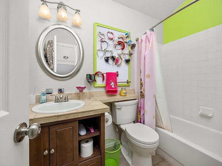 387 Oak Ln — Photo 16