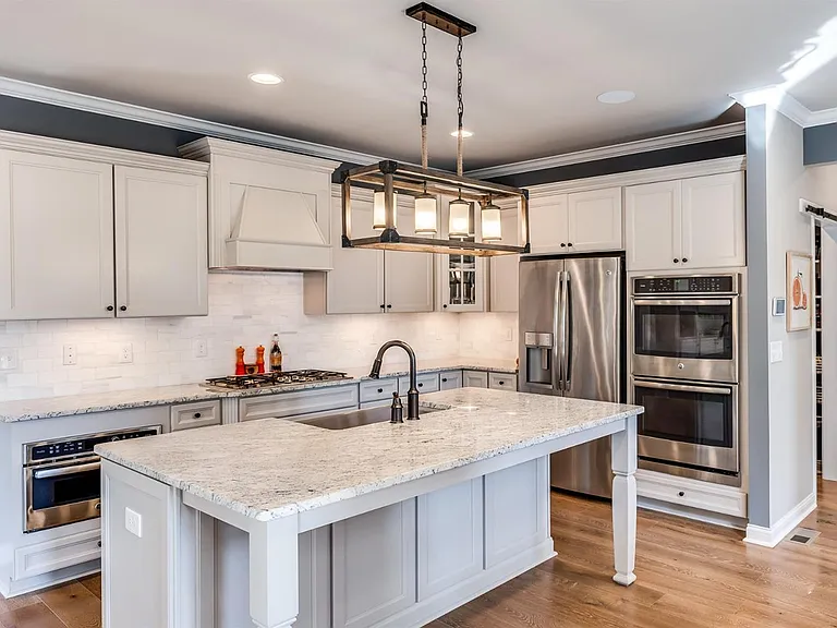 721 Harper Ln — Photo 6