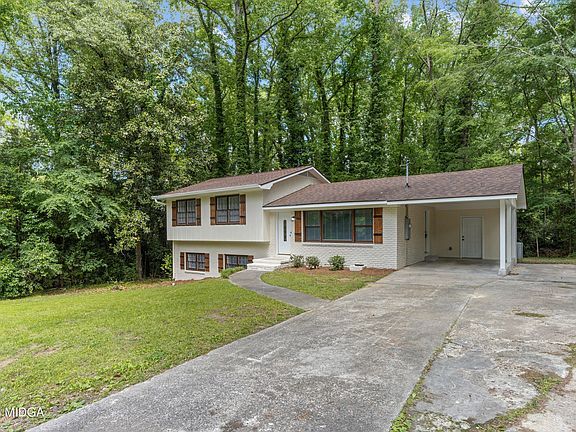 3rd image of 2907 Southshore Dr