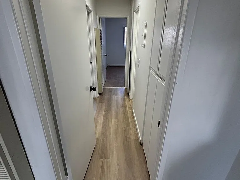 WOODCREST APARTMENTS — Photo 24