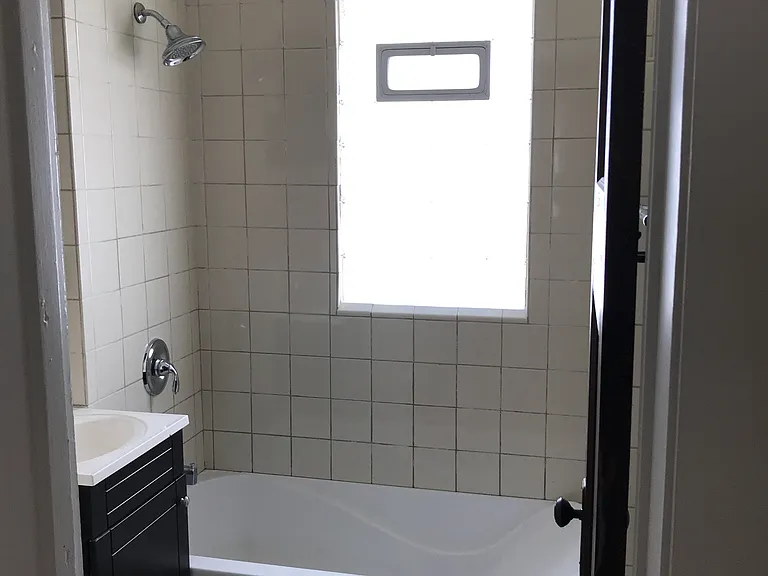 2473 N Frederick Ave — Photo 5
