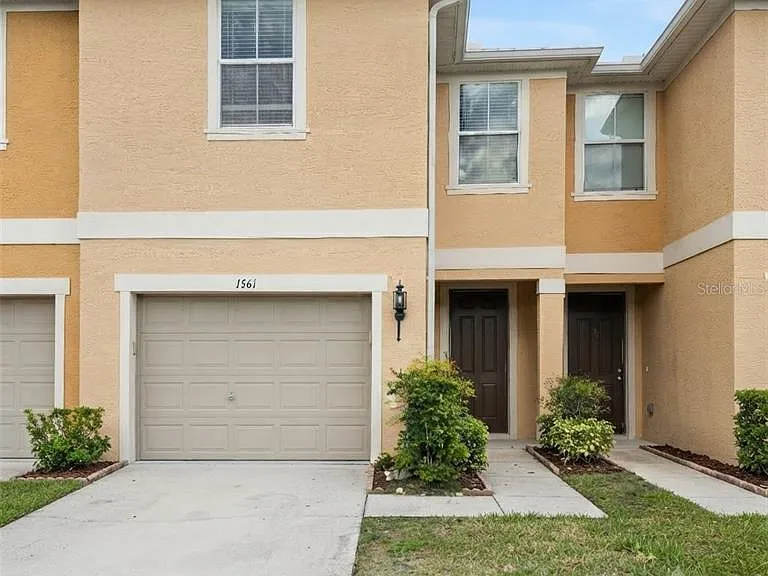 1561 Chelsea Dr — Photo 1
