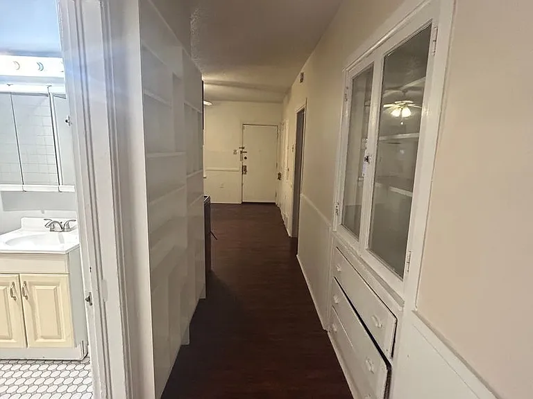 2718 N Wilton Ave #1 — Photo 4