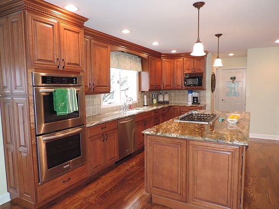 3rd image of 4646 Idecker Dr