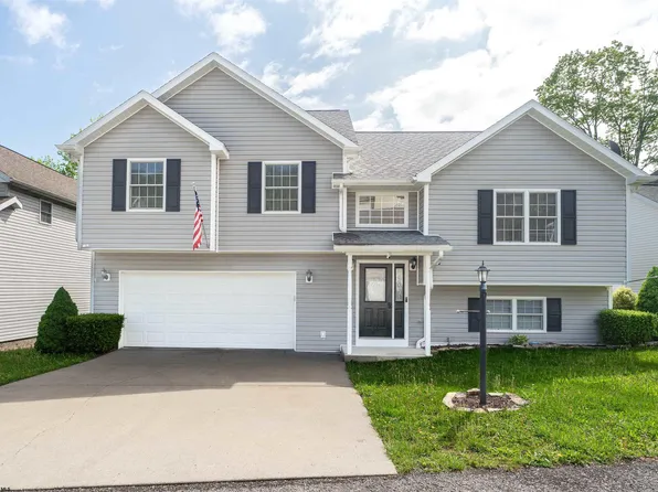 111 June Ln, Morgantown, WV 26508