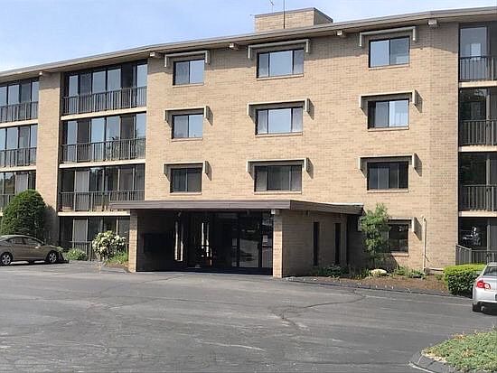 2nd image of 650 E Greenwich Ave APT 5-404