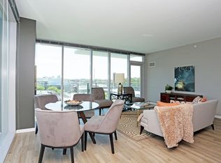 3741 N Halsted St #5, Chicago, IL 60613