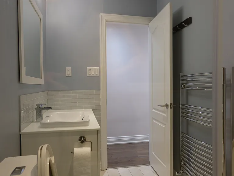 242 Jane St #2 — Photo 9
