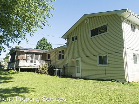 2nd image of 2546 Meadow Ln