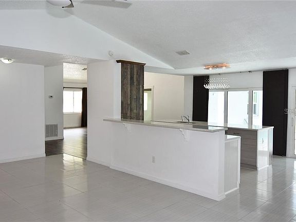 3rd image of 1261 W Portillo Dr