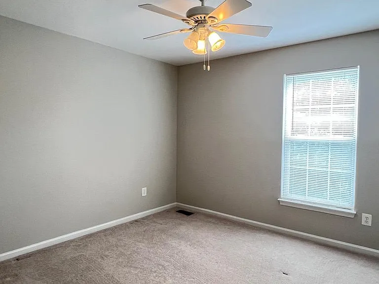 16 Emerald Dr — Photo 28