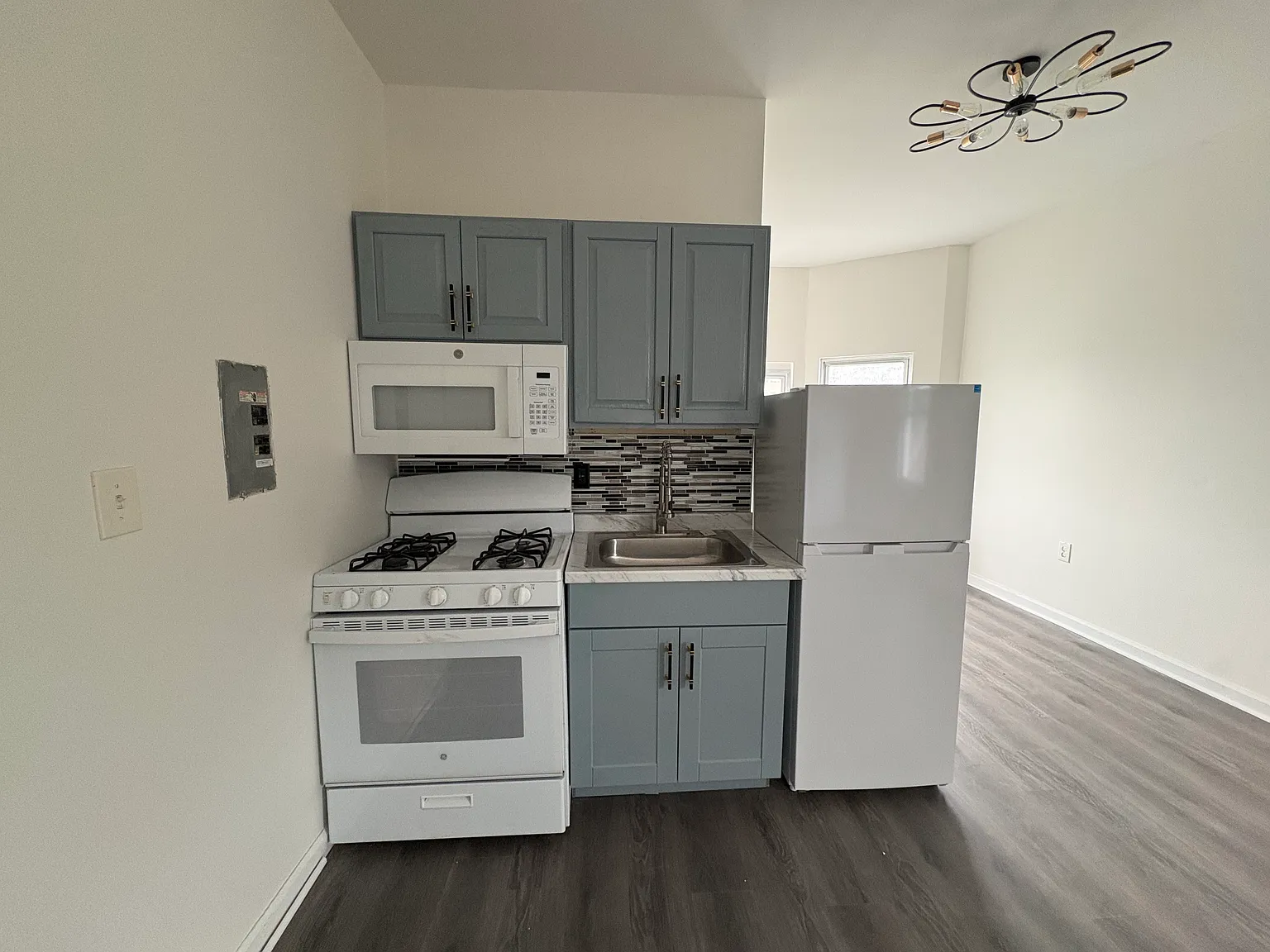 1 bed, 795 sqft, $1,650 — Photo 3