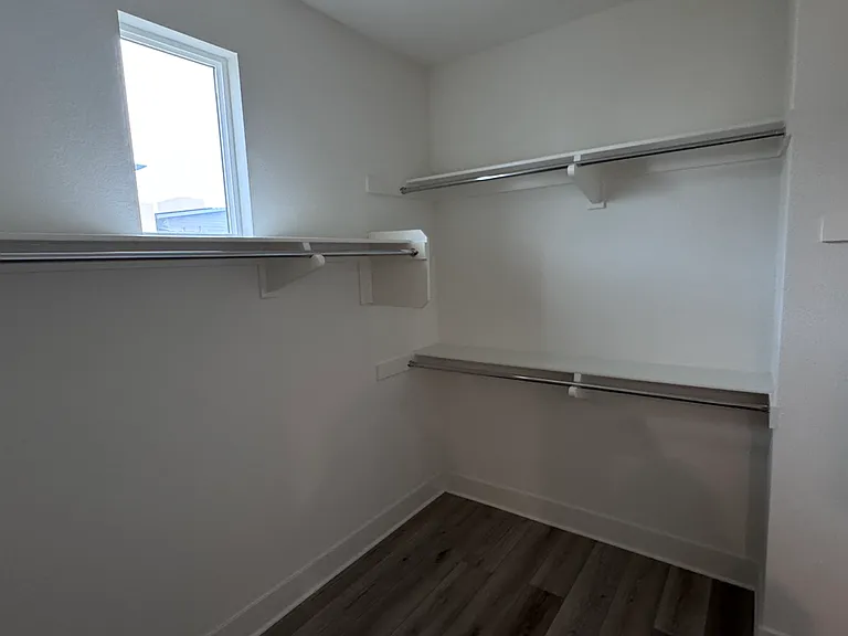 10602 Hud Ct — Photo 9