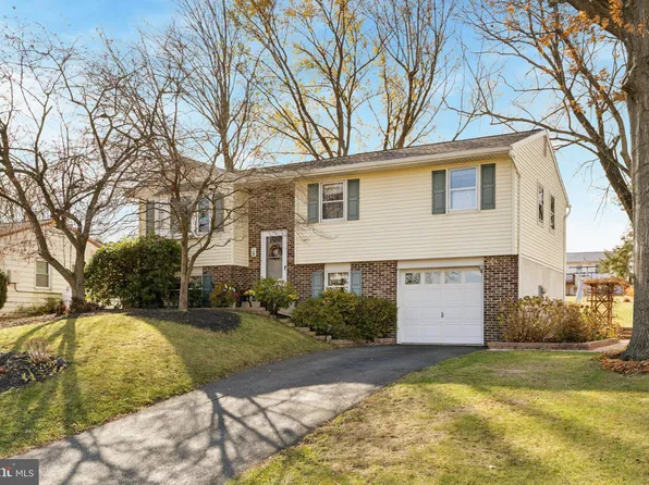 34 Chestnut Ln, Bechtelsville, PA 19505