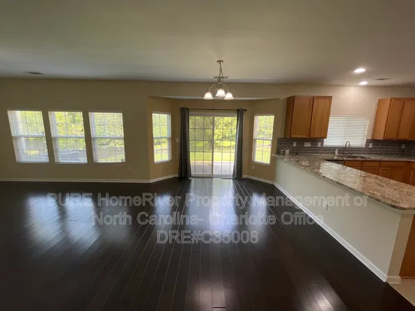 9309 Seamill Rd, Charlotte, NC 28278
