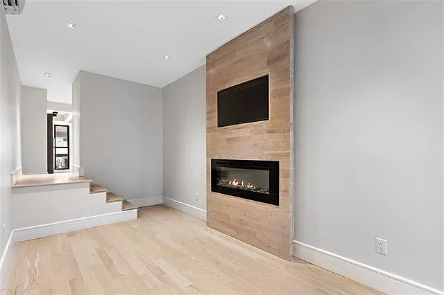 542 Newark Ave #2L — Photo 6