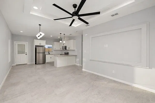 2608 W Bliss St — Photo 3