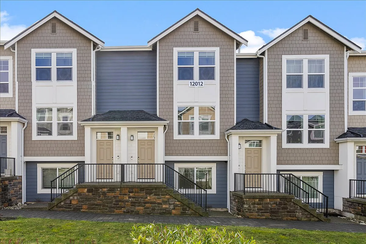 3 bed, 1696 sqft, $3,999 — Photo 1