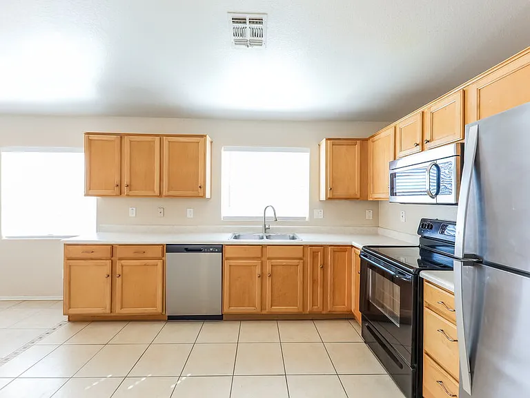 3618 W Tina Ln — Photo 7