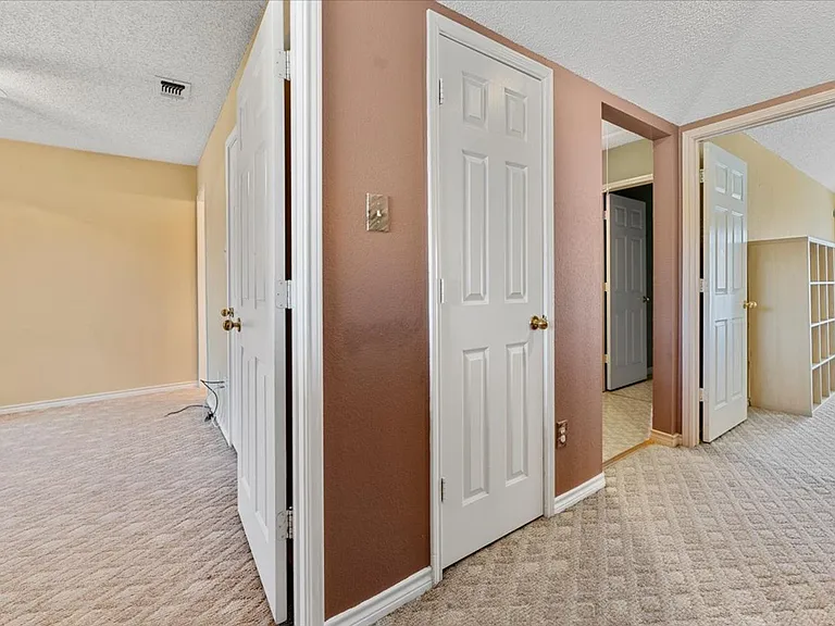 6752 Macintosh Dr — Photo 31