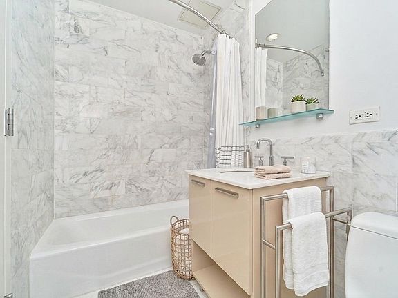 5th image of 49 E 34th St Unit 31B