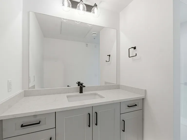 17783 56a Ave #D261 — Photo 11