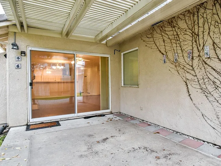 2067 Moonstone Way — Photo 17
