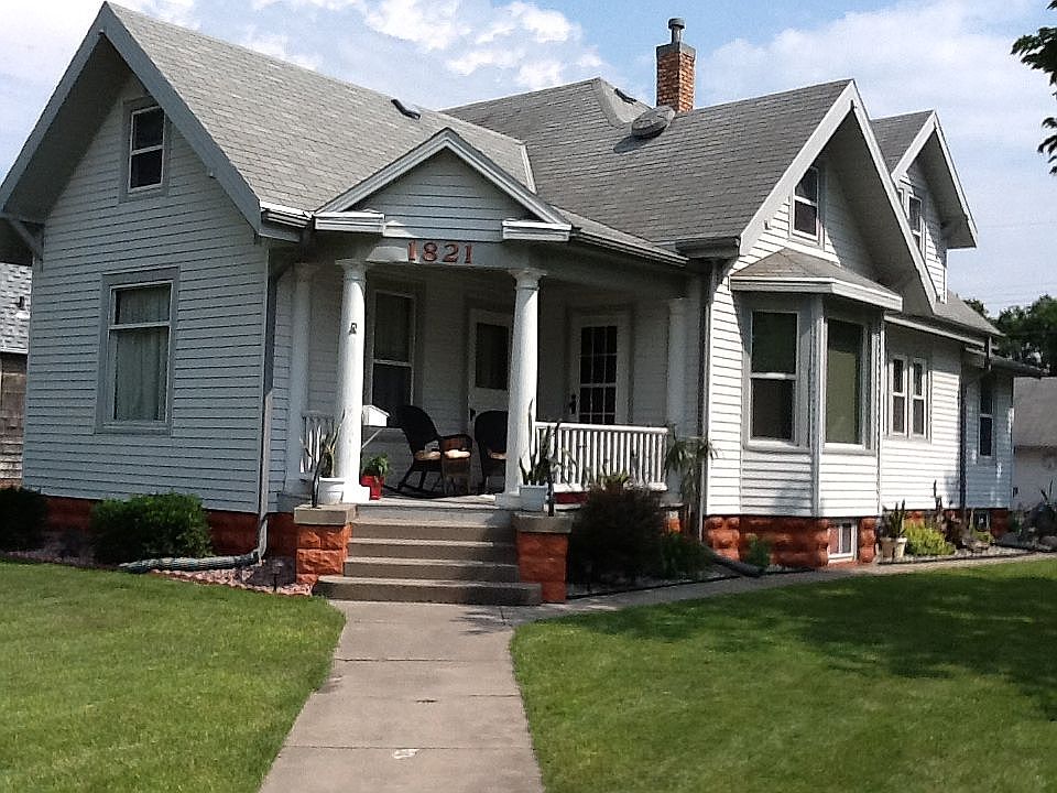 1821 8th Street front view