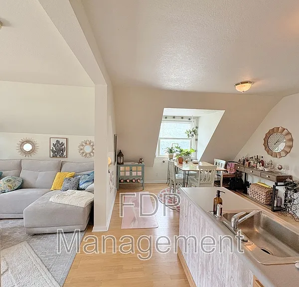 660 East Ave #100B — Photo 4