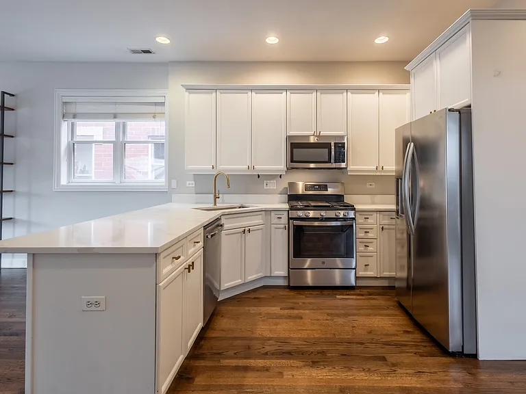 1134 W Fullerton Ave #3 — Photo 5