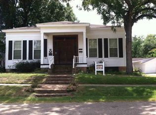 310 E Jefferson St, Jefferson, TX 75657