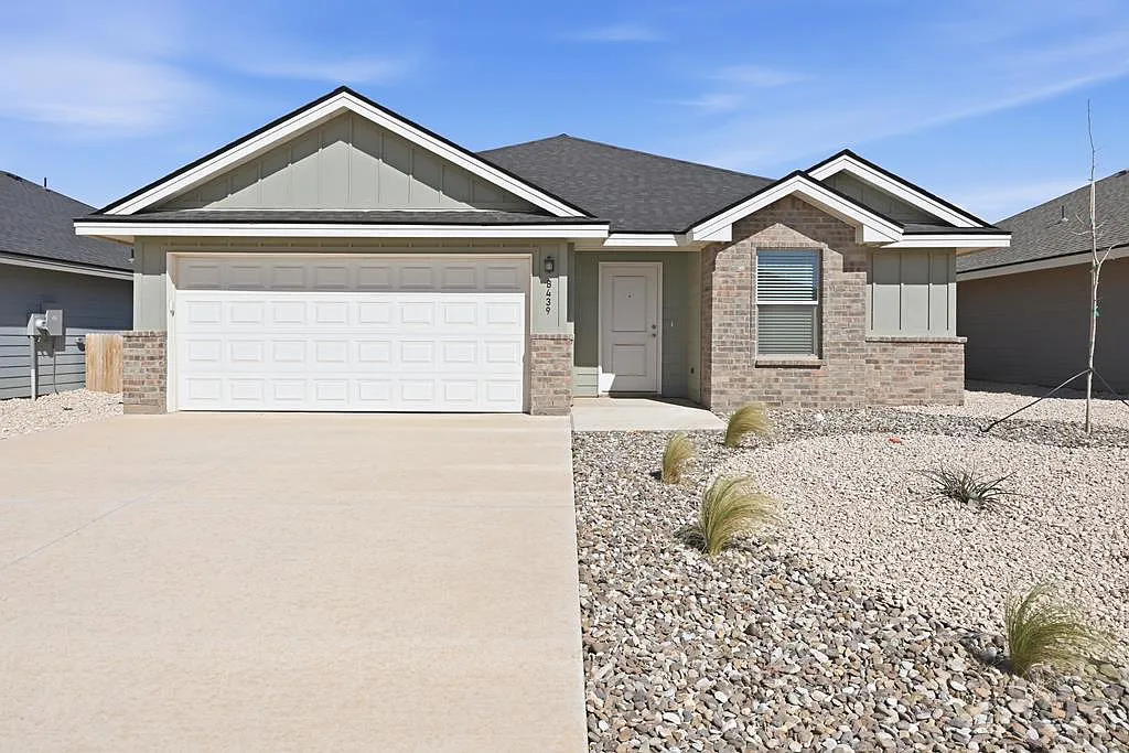 3 bed, 2.0 bath, 1500 sqft, $2,475 — Photo 1