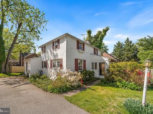 9 Barleycone Ln, Bryn Mawr, PA 19010