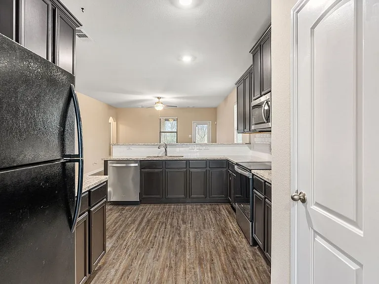 1431 Park Trails Blvd — Photo 14